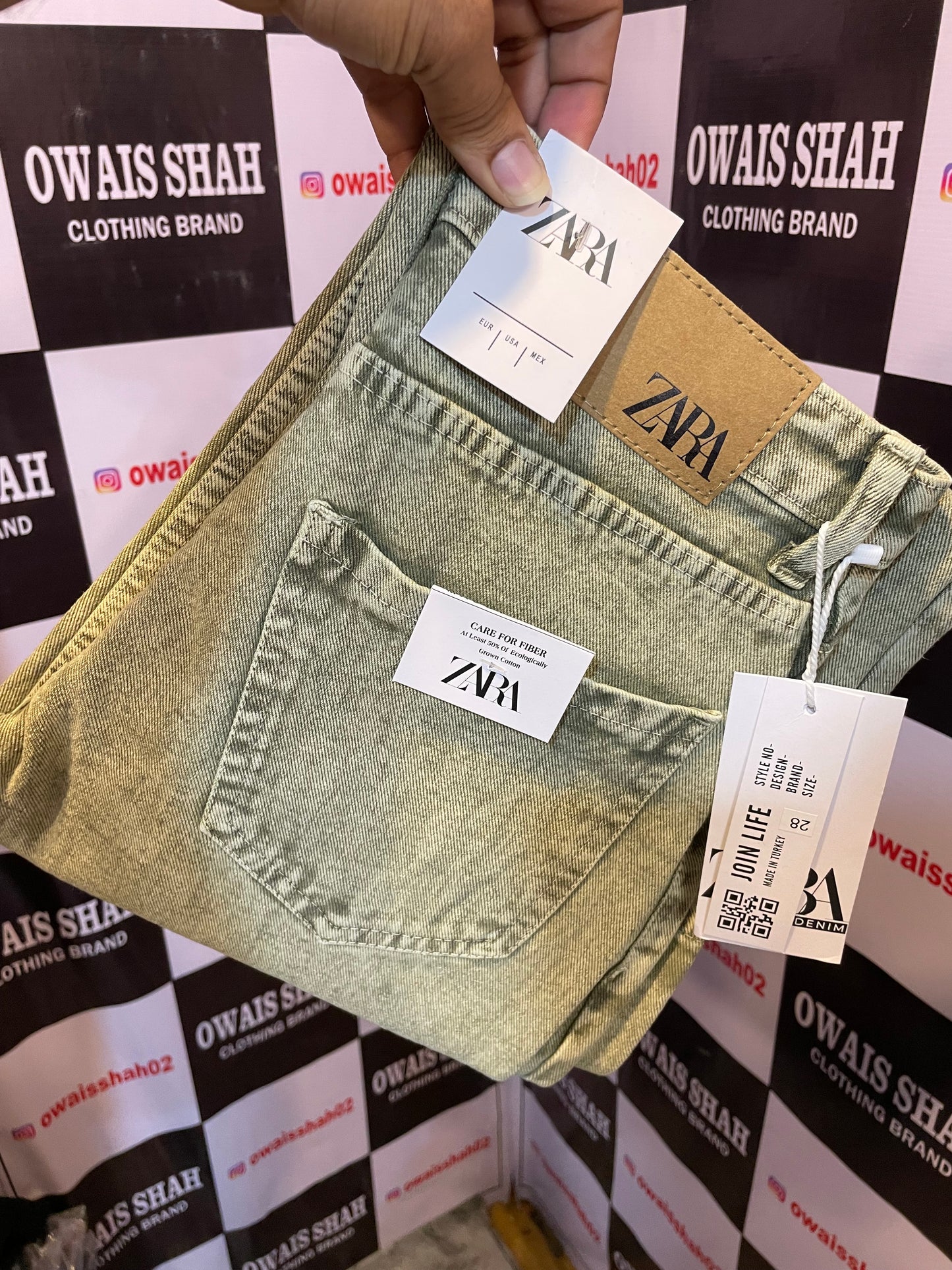 Zara Baggy jeans.